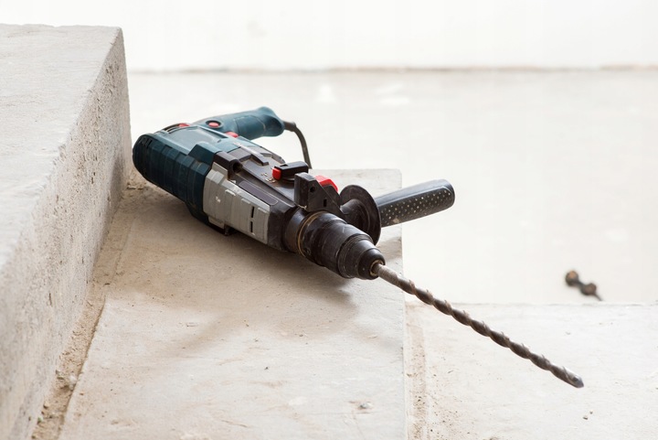 WIERTARKA MŁOTOWIERTARKA MŁOT UDAROWY MOCNA SDS+ WIERTŁA SZPIC PRZECINAK