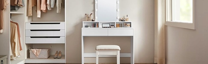 Toaletka z lustrem i oświetleniem biała nowoczesna