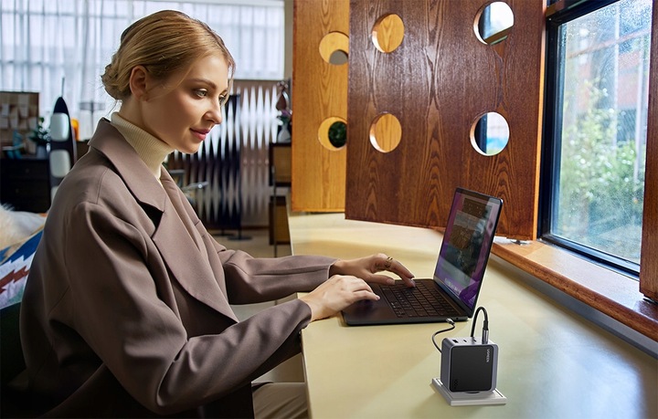 UGREEN ŁADOWARKA SIECIOWA USB 3X USB TYPU C 1 x USB SZYBKIE ŁADOWANIE 100W