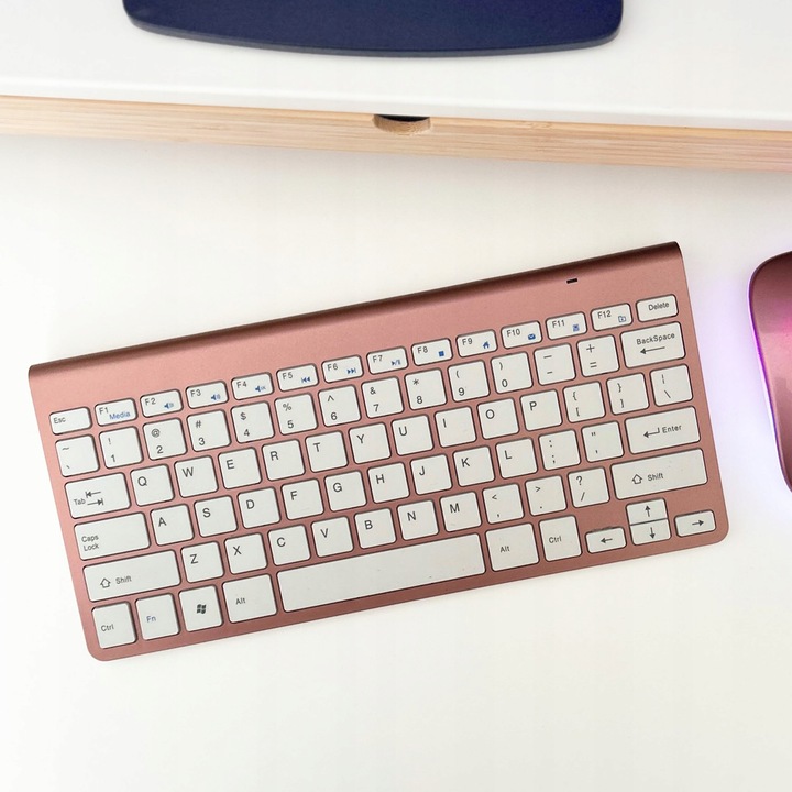 Klawiatura bezprzewodowa rose gold do komputera QWERTY różowa mała bez num
