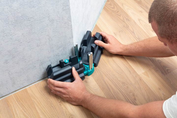 WOLFCRAFT Regulowany przymiar skrzynka uciosowa do listew 100mm 2w1