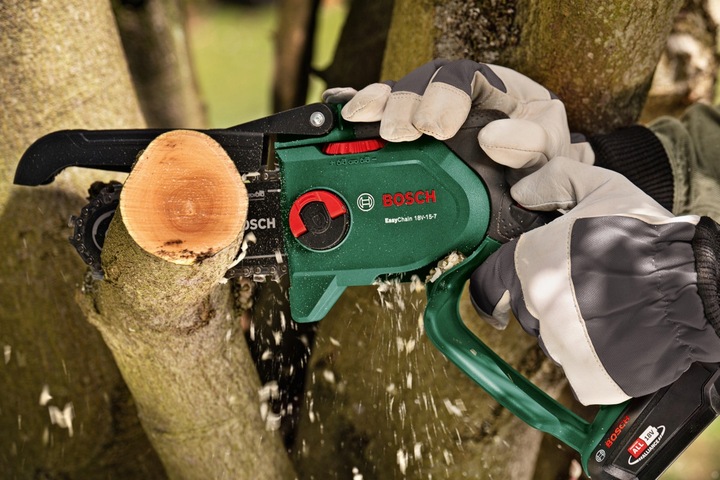 AKUMULATOROWA PIŁA ŁAŃCUCHOWA DO GAŁĘZI EASYCHAIN 18V-15-7 BOSCH