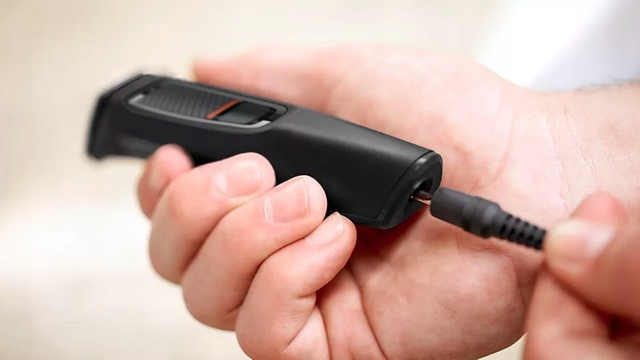 MASZYNKA GOLARKA PHILIPS TRYMER WŁOSY BRODA BEZPRZEWODOWA DO ZAROSTU +