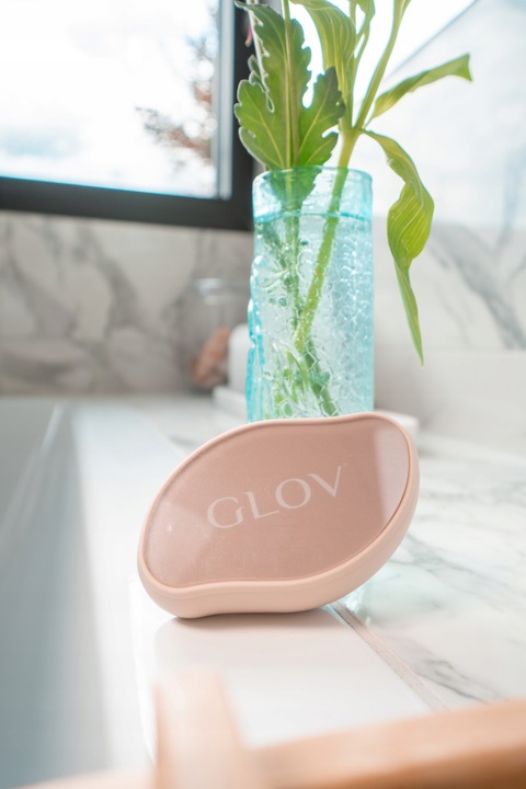 GLOV Bezbolesny depilator z nano szkła – idealnie gładka skóra różowy