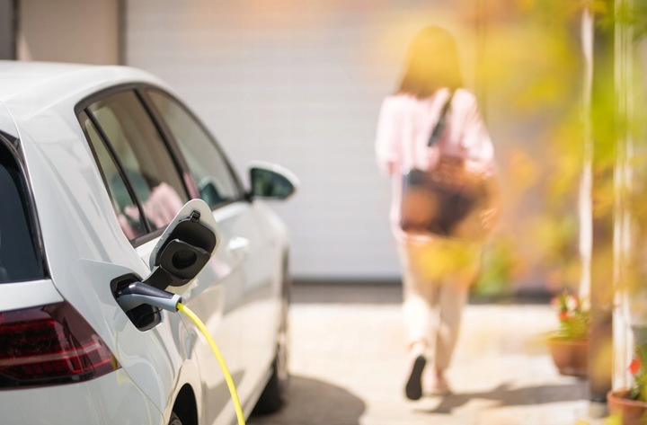 Inteligentny licznik energii 3-fazowej Shelly 3EM