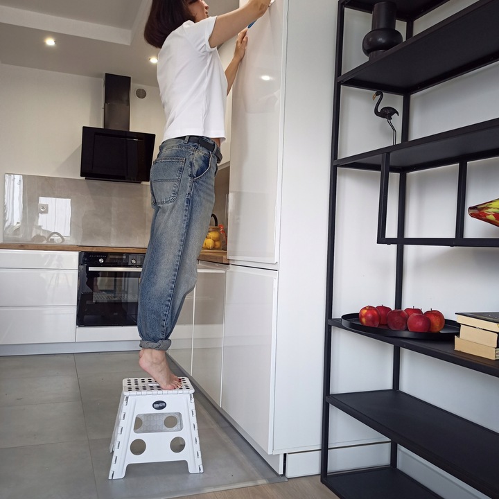 Taboret składany stołek podnóżek antypoślizgowy biały Easyform 32cm