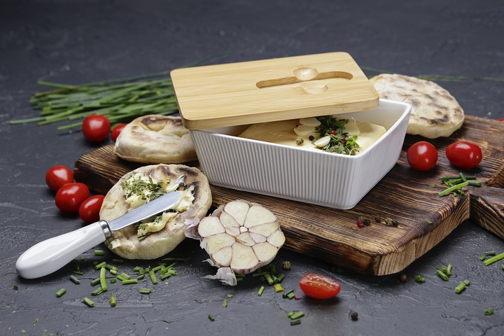 MASELNICA Maselniczka porcelanowa z nożykiem OSBORN biała z bambusem