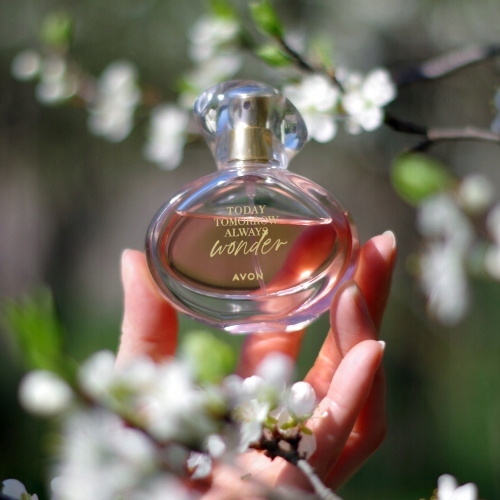 Woda Perfumowana Avon TTA Wonder 50 ml - Kwiatowy Zapach