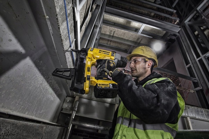 Gwoździarka do betonu DeWalt DCN890P2