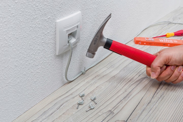 MŁOTEK DLA ELEKTRYKÓW 300 g WIHA 42071