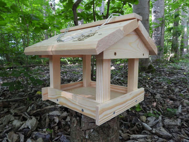 Karmnik dla ptaków do samodzielnego montażu – solidny, drewniany