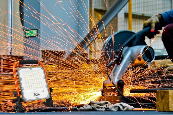 Halogen LED Naświetlacz Akumulatorowy Budowlany 100W Roboczy Przenośny