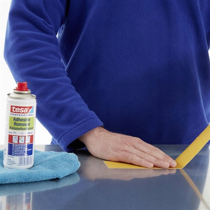 TESA Środek zmywacz w sprayu do usuwania kleju etykiet naklejek taśmy 200ml