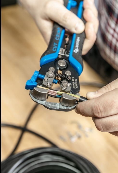 AUTOMATYCZNY ŚCIĄGACZ IZOLACJI 210mm 0.05-10 mm² Hoegert Technik