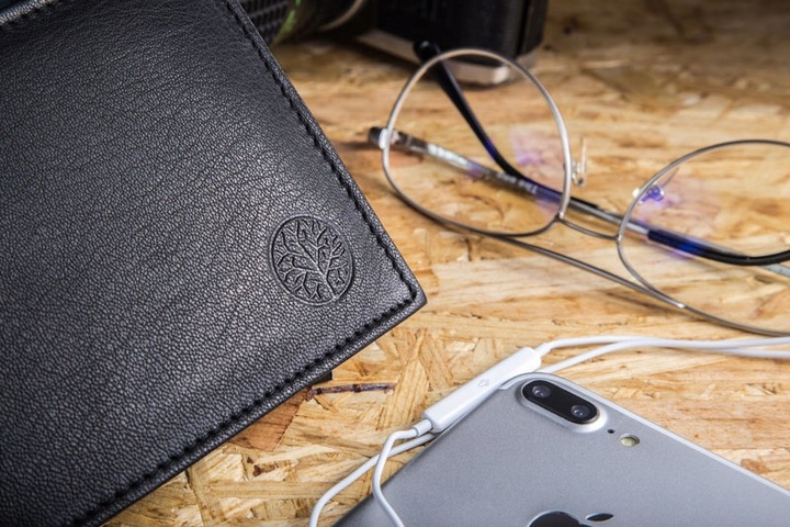 BETLEWSKI Portfel męski skórzany z przegródkami miejsce na zdjęcie