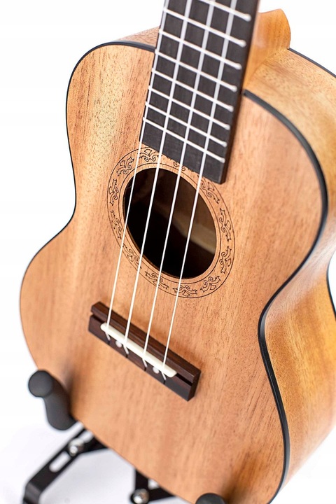 UKULELE KONCERTOWE + TABELA+POKROWIEC+TUNER+KOSTKI