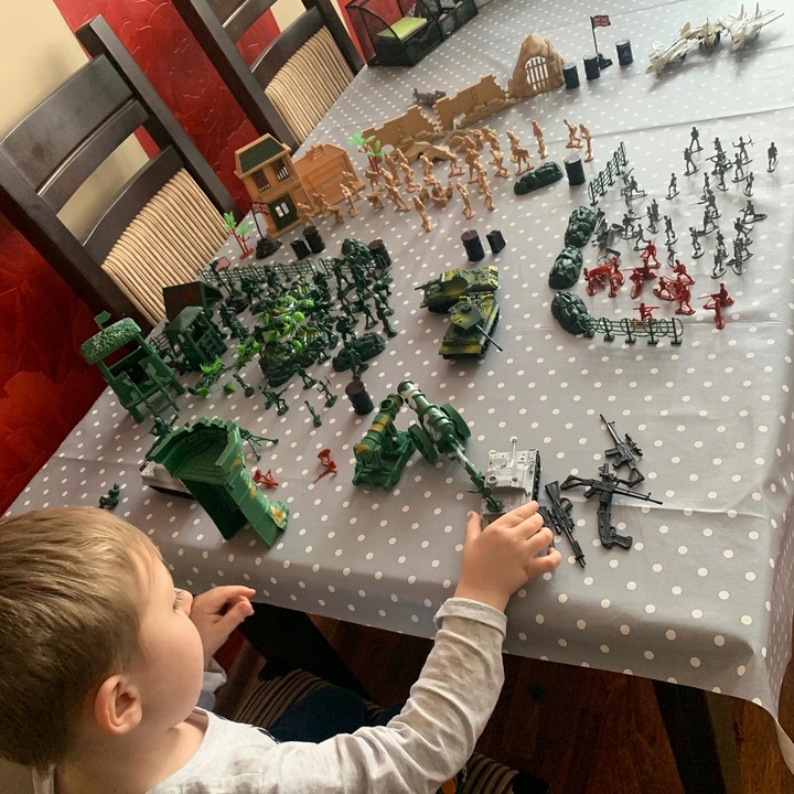 Baza Wojskowa Żołnierzyki Duży Zestaw Armia Figurki Czołgi Samoloty 300el.