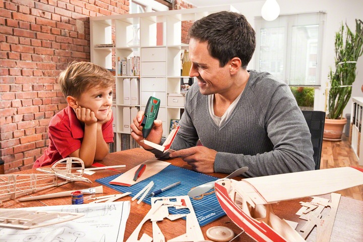 Akumulatorowy Pistolet do kleju na gorąco 1,5Ah BOSCH GluePen