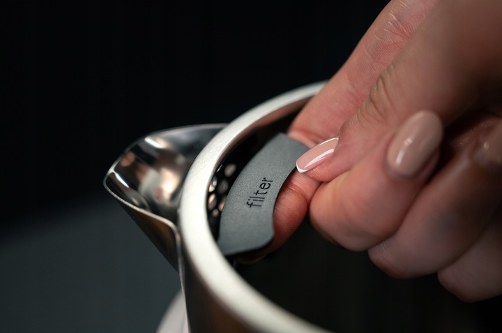 CZAJNIK ELEKTRYCZNY BEZPRZEWODOWY 2200W MOCNY BIAŁY STALOWY DUŻY 2,0L