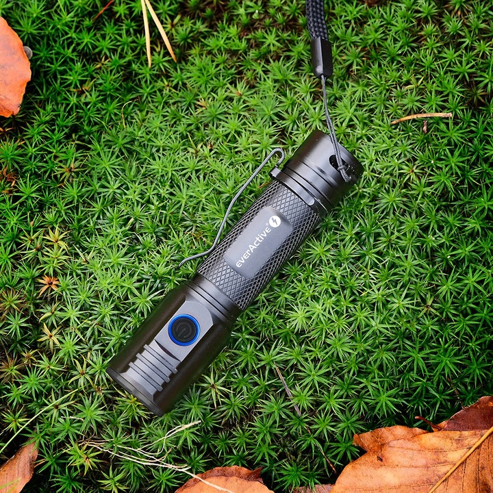 Ładowalna mocna latarka ręczna taktyczna LED everActive FL-2000R Buddy