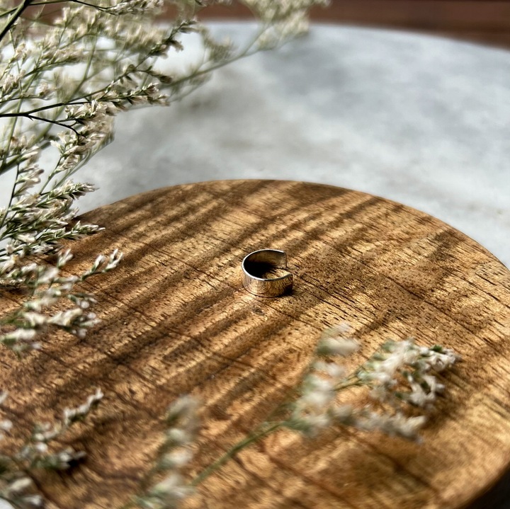 Srebrna ręcznie wykonana nausznica Wrap 4 mm