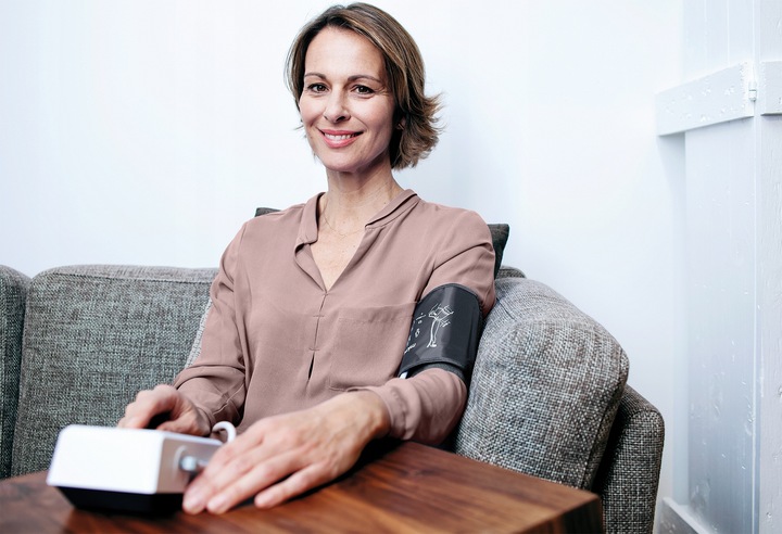 CIŚNIENIOMIERZ NARAMIENNY MICROLIFE BP B2 ARYTMIA + ZASILACZ + MANKIET M-L