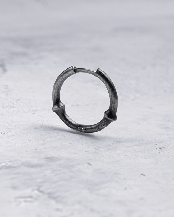 Srebrny kolczyk - kółko DOMAS