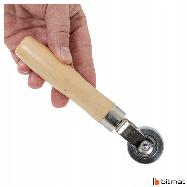 Rolka dociskowa fazowana do mat butylowych wałek z drewnianą rączką