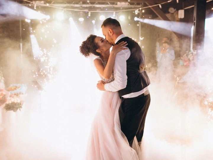 XT1038 BEZZAPACHOWA FONTANNA SCENICZNA ISKIER NO SMELL 2m 30sek DJ