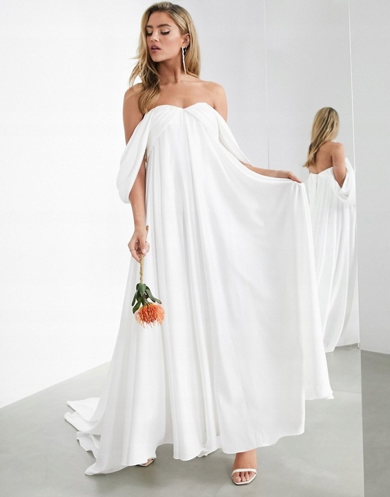 Suknia ślubna z marszczonym biustem 38