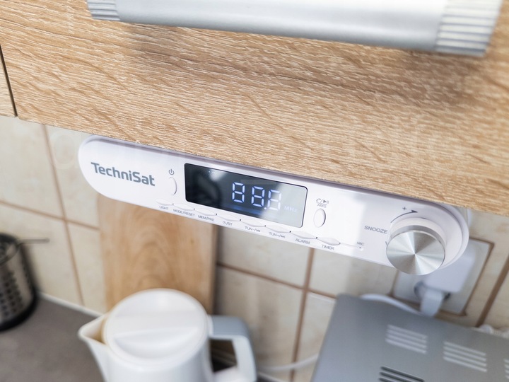 RADIO KUCHENNE PODWIESZANE PODSZAFKOWE BLUETOOTH FM LAMPKA LED