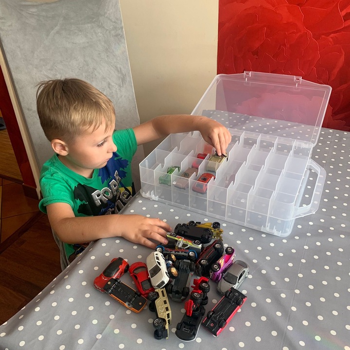 Półka Zamykana Walizka na Resoraki Autka Samochodziki Ekspozytor na 46 Aut