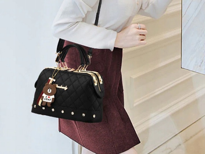 CZARNA TOREBKA Ramię Klasyczna PIKOWANA MIŚ Złote Dodatki Kuferek