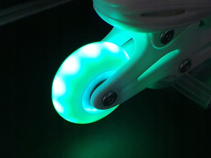Rolki Regulowane RAVEN Lia Mint 34-37 Kółko LED