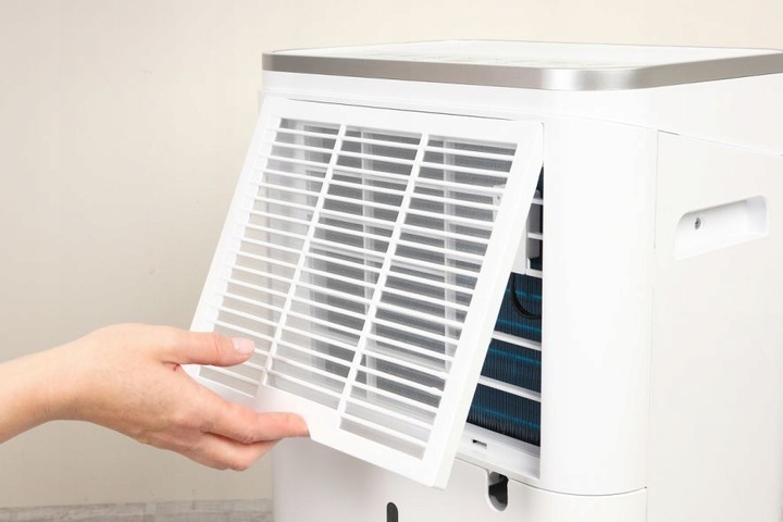 OSUSZACZ POWIETRZA POCHŁANIACZ WILGOCI 20L/24H TIMER HIGROSTAT