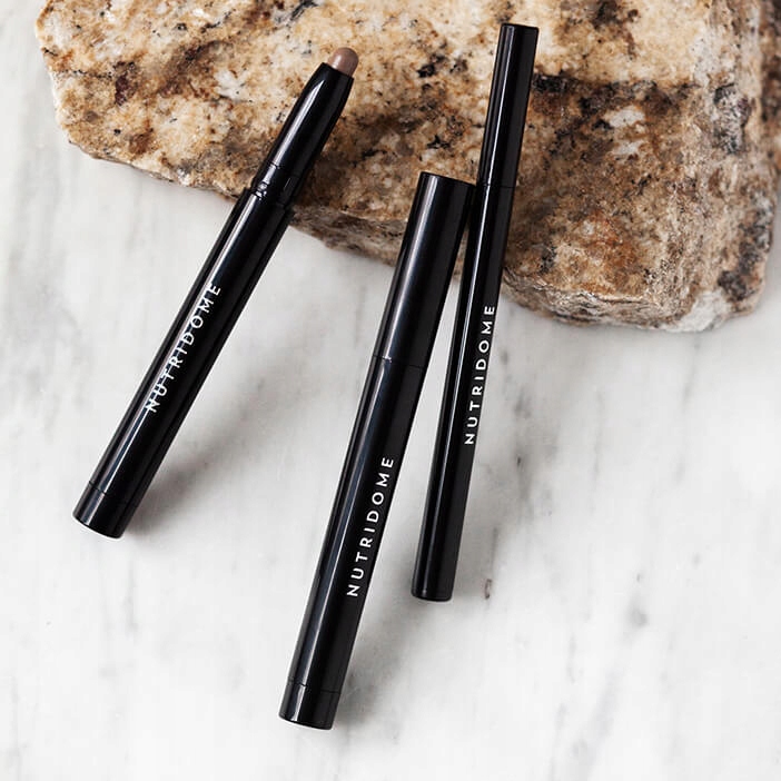 Wosk do brwi Nutridome czarny w kredce EFEKT LAMINACJI