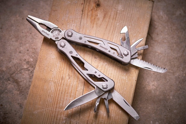 STANLEY Multi-Tool narzędzie wielofunkcyjne kabura
