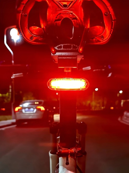 LAMPKA ROWEROWA TYLNA LED USB MOCNA