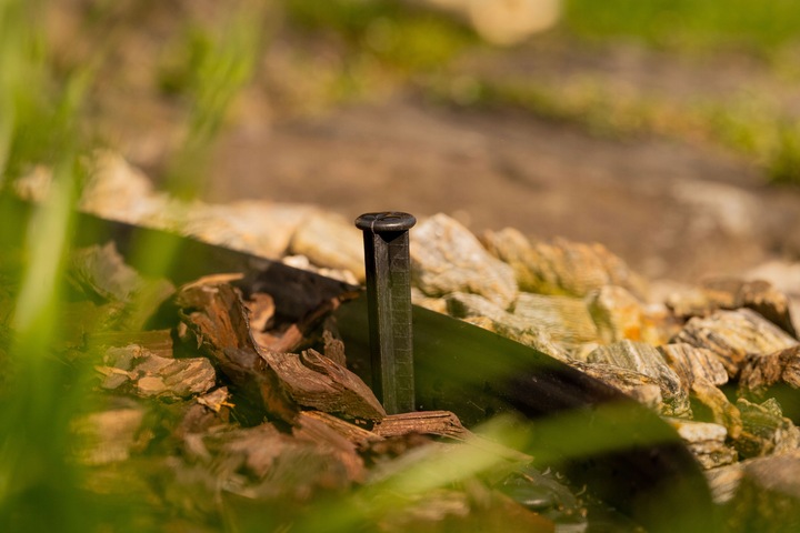 Zestaw obrzeże trawnikowe BORDER KOTWY 20m 6cm