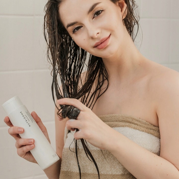 NUTRIDOME Odżywka do WŁOSÓW SUCHYCH i zniszczonych NAWILŻENIE i regeneracja