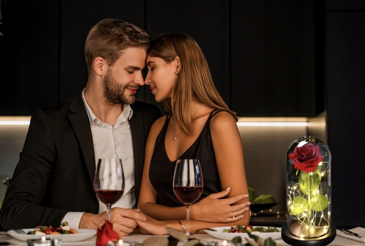 WIECZNA RÓŻA W SZKLE LED PREZENT NA DZIEŃ BABCI KOBIET WALENTYNKI GRAWER