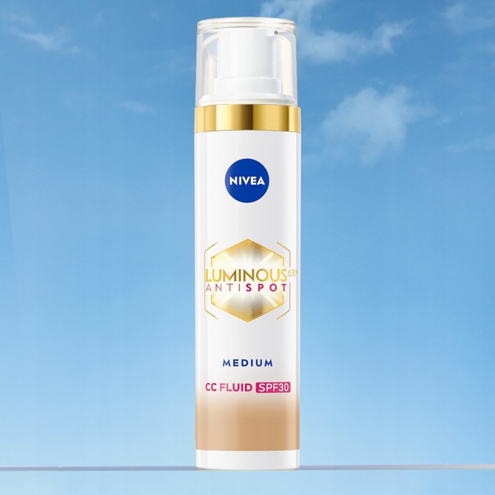 NIVEA LUMINOUS Krem CC fluid na przebarwienia z filtrem SPF30 - średni 40ml