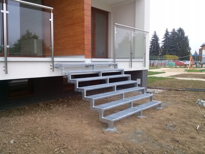 Stopnie WEMA 800x270 mm | ocynkowane | 30x2 mm | stopień metalowy,