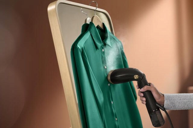 Parownica do ubrań steamer Philips STH7060/80