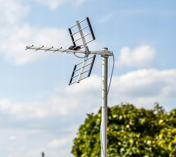 ANTENA DVBT2 DO TV NAZIEMNEJ KIERUNKOWA ZEWNĘTRZNA MUX8 4K LTE MOCNA