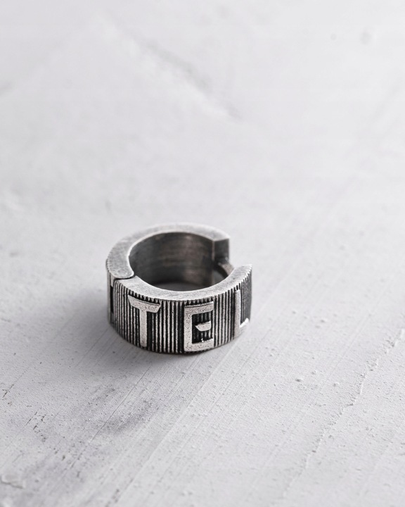 Srebrny kolczyk-kółko REYTEL