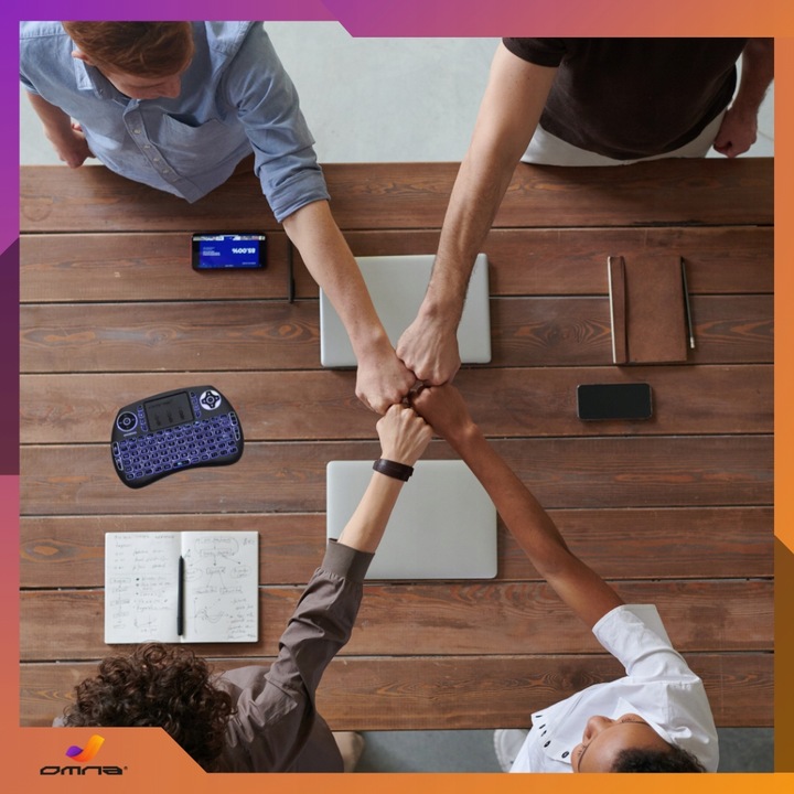 Klawiatura podświetlana bezprzewodowa z touchpadem mini do tabletu tel LED