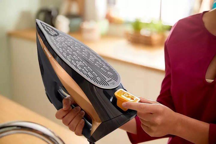 Żelazko PHILIPS Azur 7000 Series DST7040/80