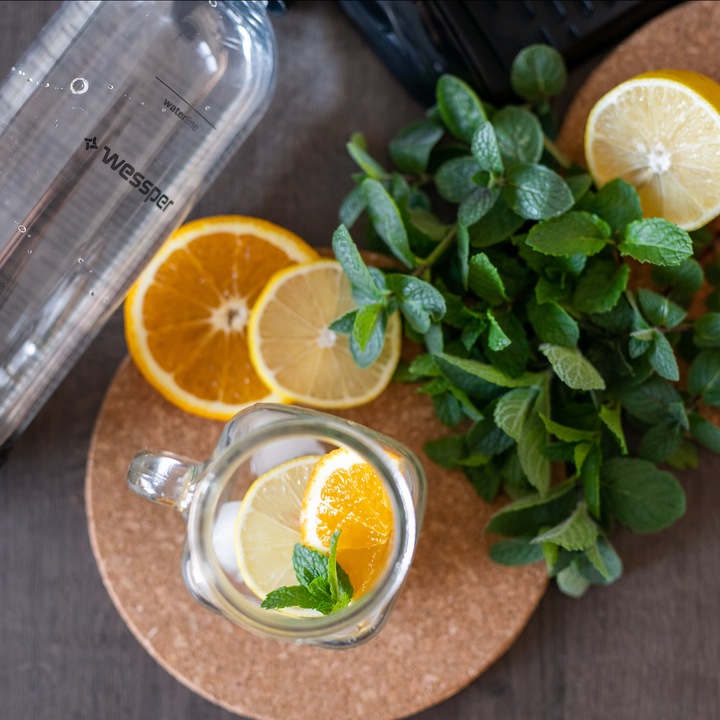 BUTELKA WESSPER DO SATURATORA WODY GAZOWANEJ AQUAFRIZZ CZARNA 0,8L BEZ