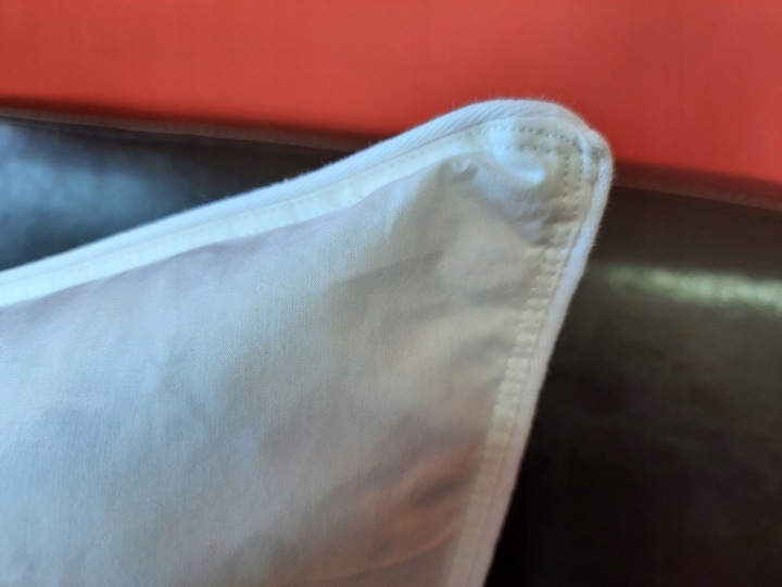 Poduszka z pierza 45x45 550g BIAŁA